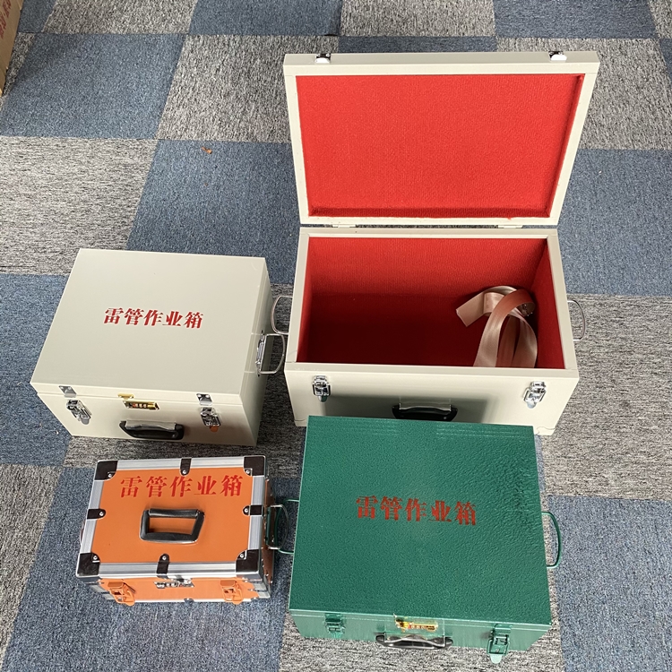 英山爆破工程作业箱如何选择？玻璃钢与传统材质的全面对比